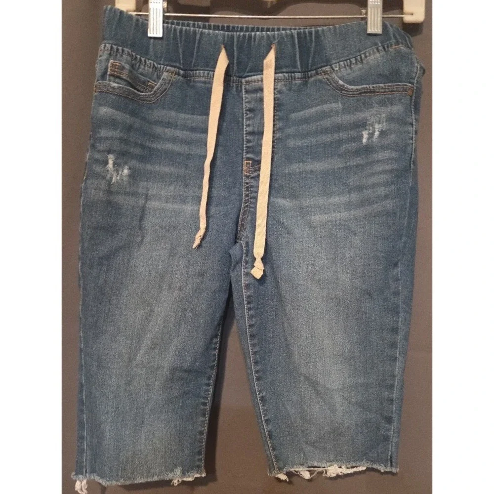Energie Denim Bermuda Shorts, Medium Wash Elastic Waist, Woman's Size 9, Raw Hem